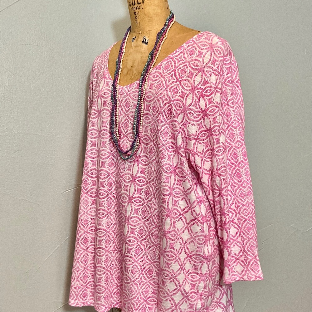 CHICOS PINK WHITE STAMPED PRINT 3 14/16 NWOT V NECK 3/4 SLEEVES